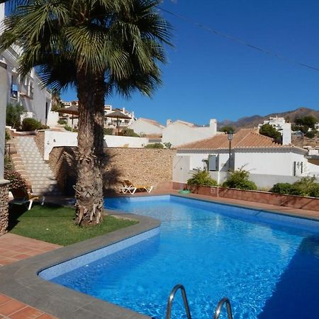 Beach Villa ,Nerja, Seaview, Pool, 3 Bedrooms, Huge Terrace And Garden Bagian luar foto
